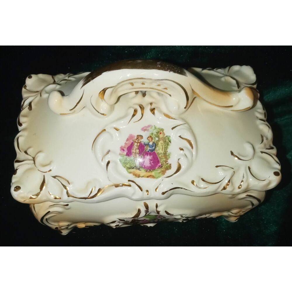 Vintage Royal Sealy Trinket Box Victorian Couple Man Woman Cream Gold Tone Trim - Picture 2 of 9